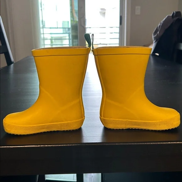 Ten Little Yellow Kids Rain Boots - Picture 2 of 5